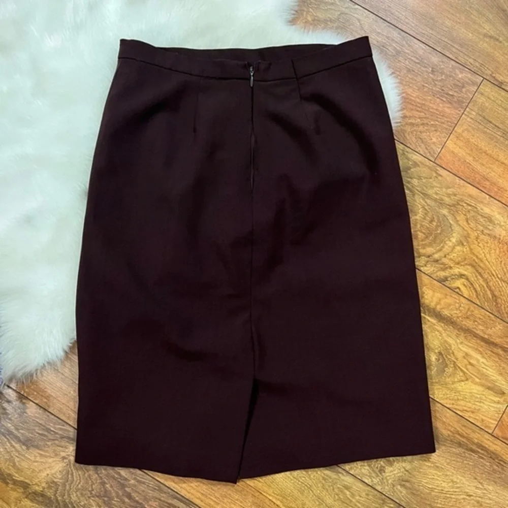 Maroon size 4 pencil skirt zipper back closure C1-21
